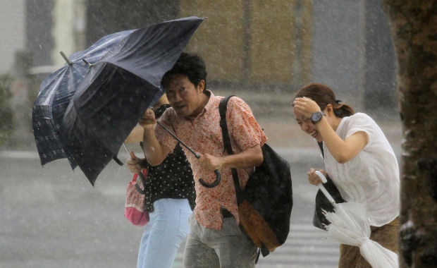 Western disturbance, feeble cyclonic circulation causing rains