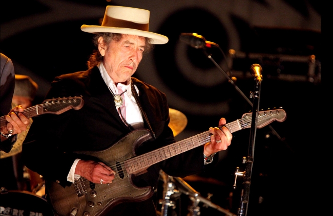 Bob Dylan wins Nobel prize in Literature
