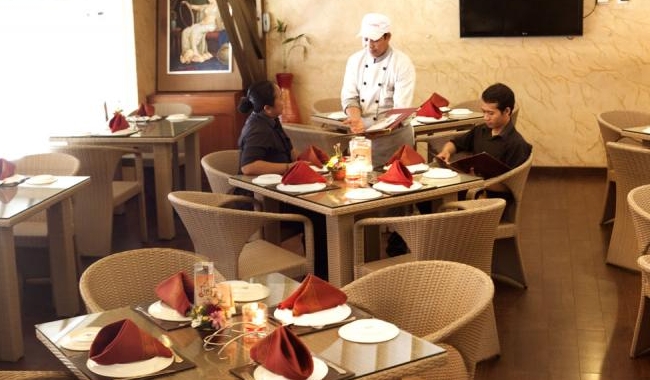 Restaurants can’t force you to pay service charge: Government