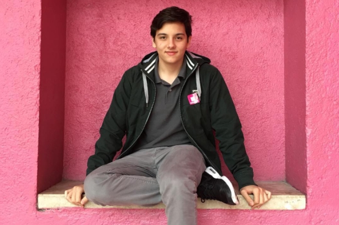 Teenager invents bra which can detect breast cancer