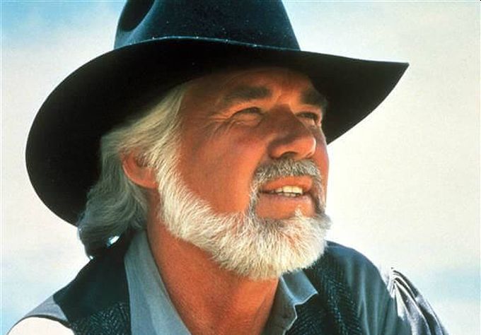 Country Music Legend Kenny Rogers Passes Away