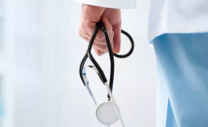 Govt constitutes one man panel to probe doctor assault