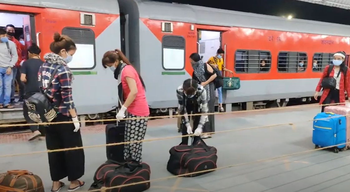 Video: Naga returnees arrive at Dimapur railway station