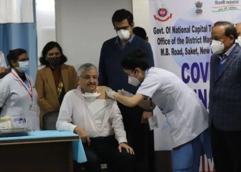 Mild infection after taking vaccine a good sign: AIIMS Director