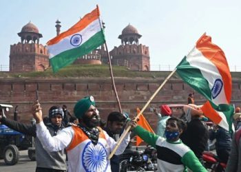 Delhi Farmer’s rally turns violent: 1 Dead, internet services suspended