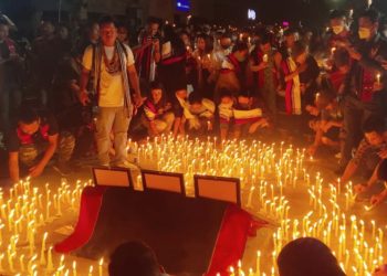 Hundreds attend candlelight vigil for March 22 victims