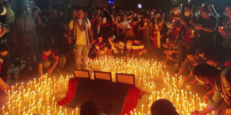 Hundreds attend candlelight vigil for March 22 victims