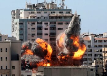 Israel, Hamas agree to ceasefire