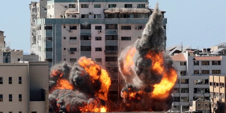 Israel, Hamas agree to ceasefire