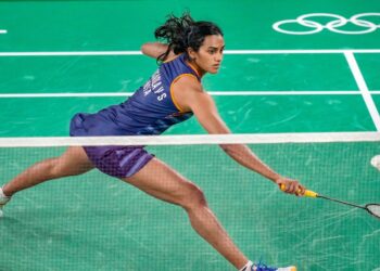 Sindhu defeats Cheung; Enters knock-out round at Tokyo