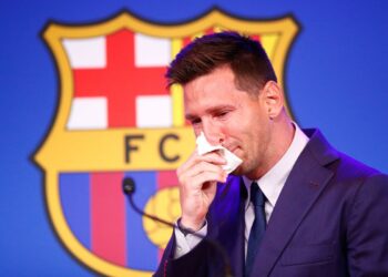 Tearful Messi leaves Barcelona after 21 years