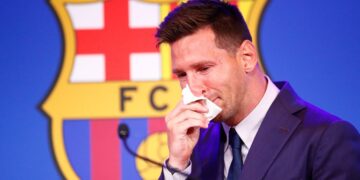 Tearful Messi leaves Barcelona after 21 years