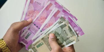 Rs 900 Crore deposited in bank accounts of 2 school boys in Bihar