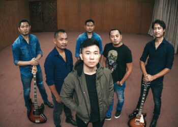 5 Questions with ‘About Us’