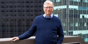 Bill Gates to donate 20 billion USD to society