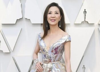 Michelle Yeoh becomes 1st Asian woman to win Oscar for Best Actress
