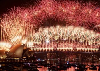 World welcomes new year with fireworks